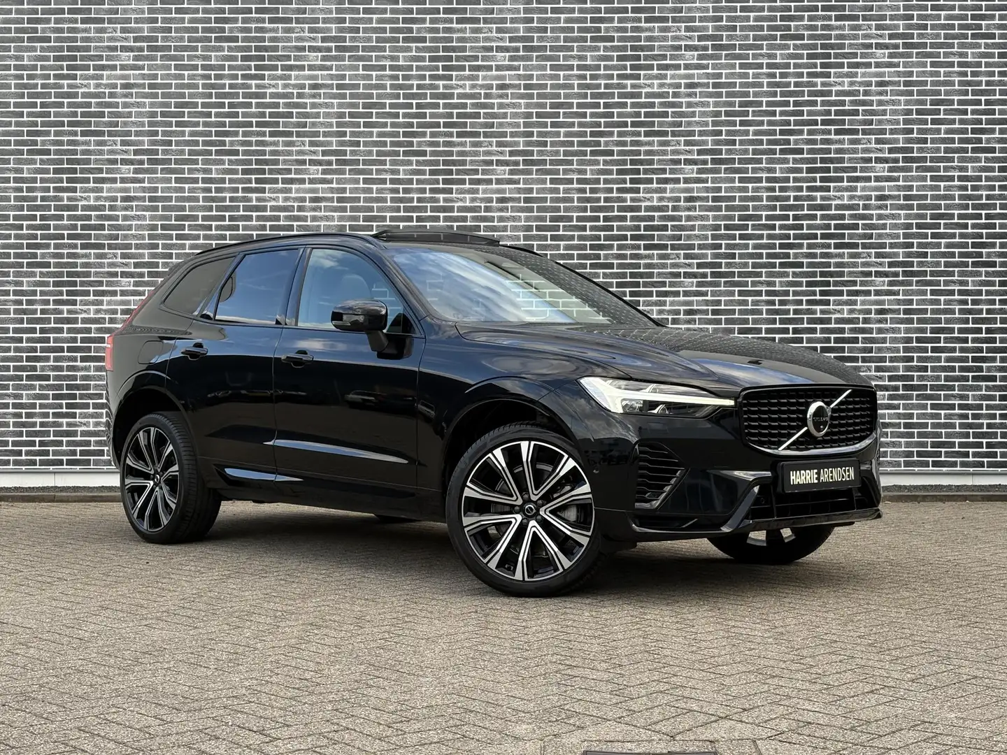 Volvo XC60 2.0 T6 Plug-in hybrid AWD R-Design | Long Range | Zwart - 2