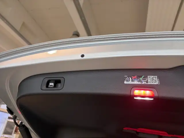 Mercedes-Benz GLB 250 + mit EQ Technologie Ansicht 21