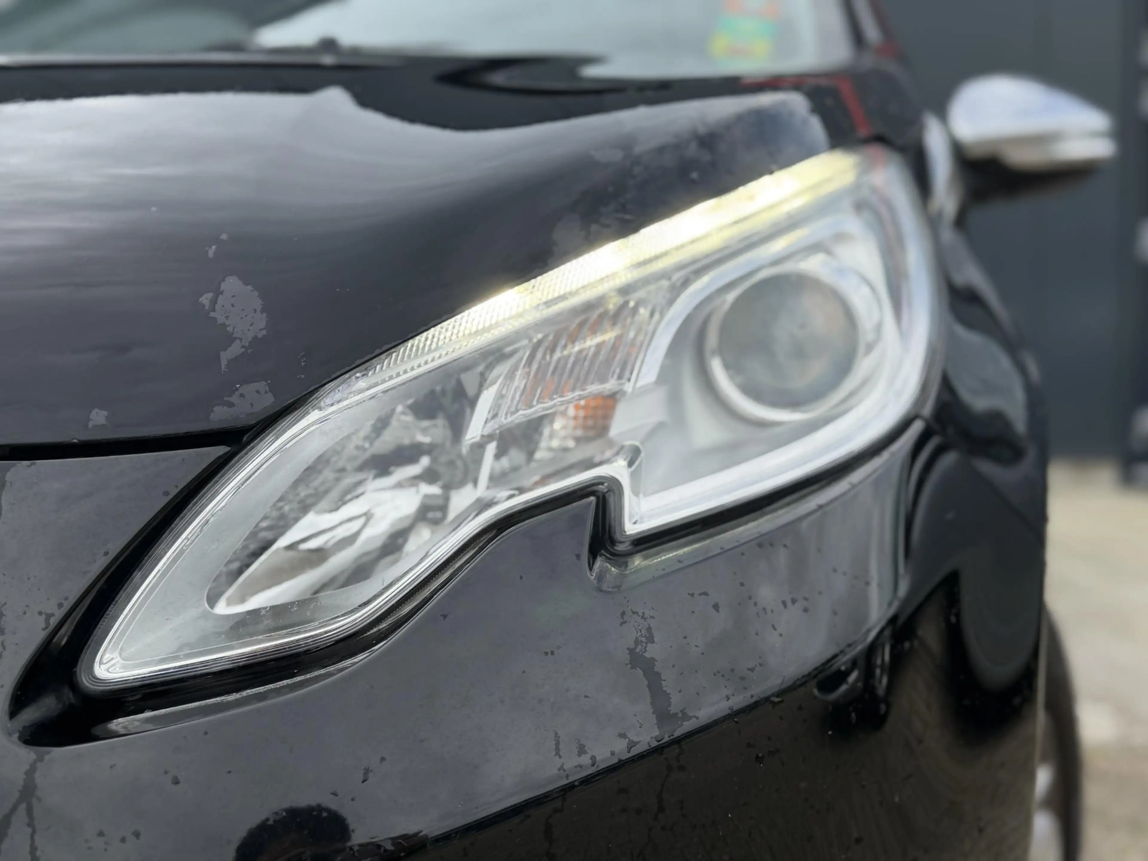 Peugeot 2008 1.2 PureTech Allure — photo 3