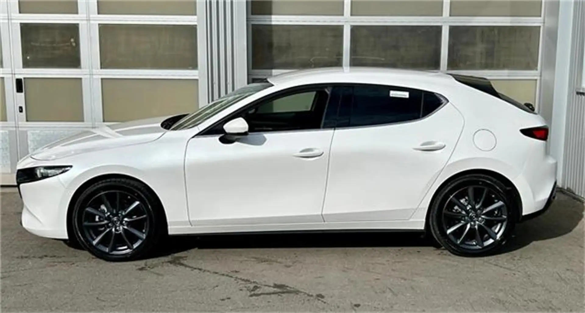 Mazda 3 e-Skyactiv-G140 Centre-Line Aut. Automatik mit D Weiß - 2