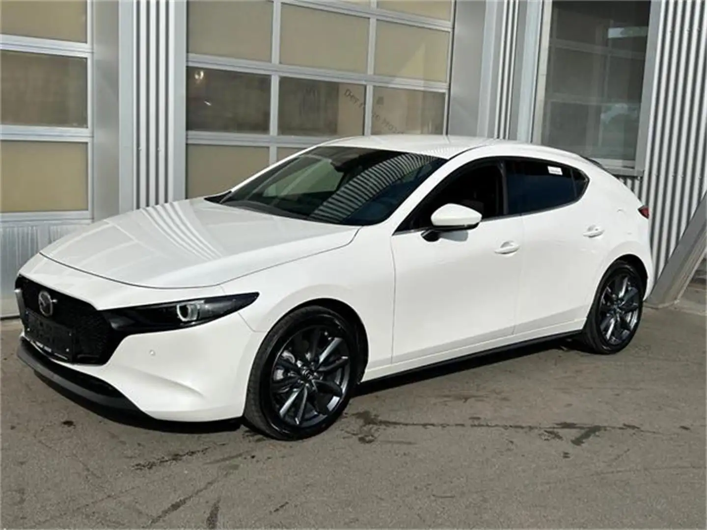Mazda 3 e-Skyactiv-G140 Centre-Line Aut. Automatik mit D Weiß - 1
