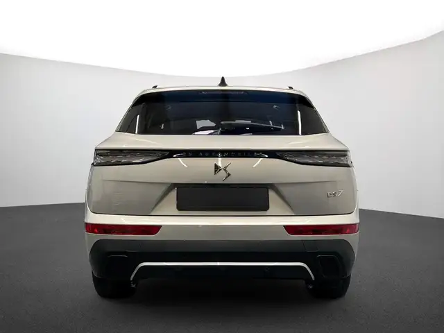 DS Automobiles DS 7 view 4