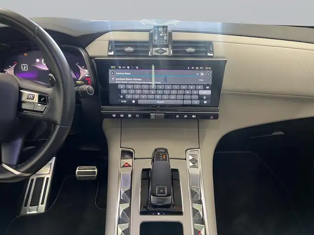 DS Automobiles DS 7 view 13