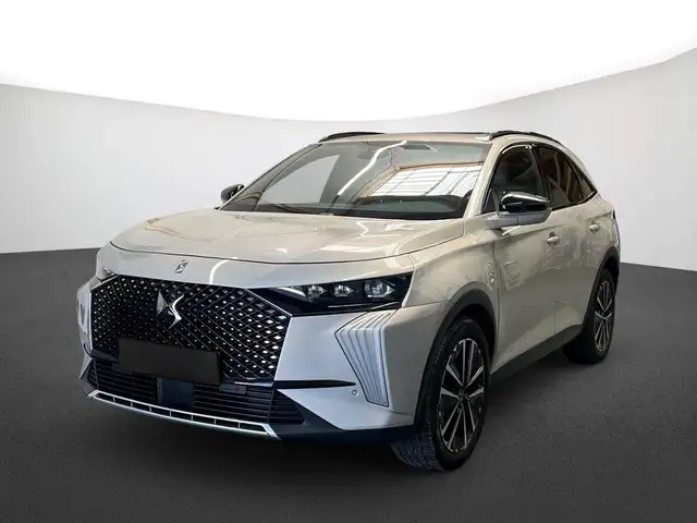 DS Automobiles DS 7 view 2