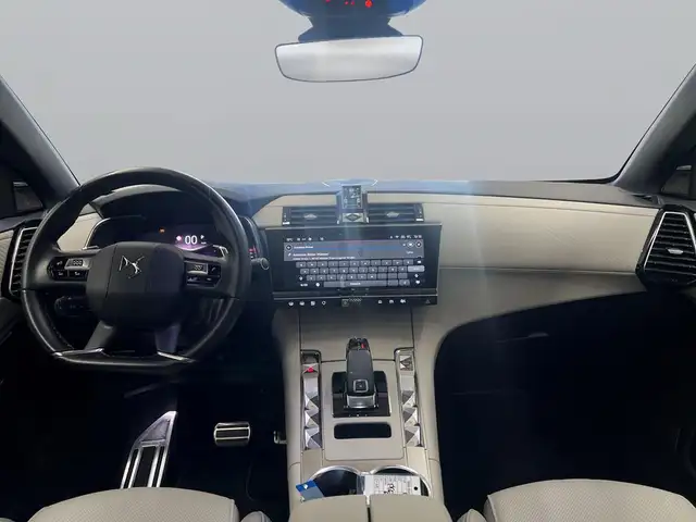 DS Automobiles DS 7 view 11