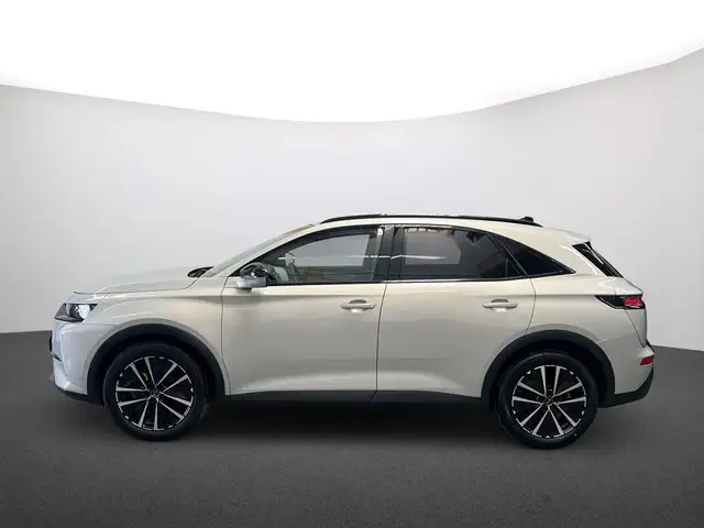 DS Automobiles DS 7 view 5