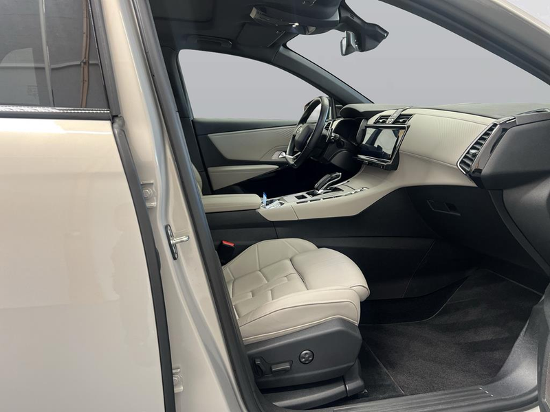 DS Automobiles DS 7 Opera Blu HDI 130 — photo 12