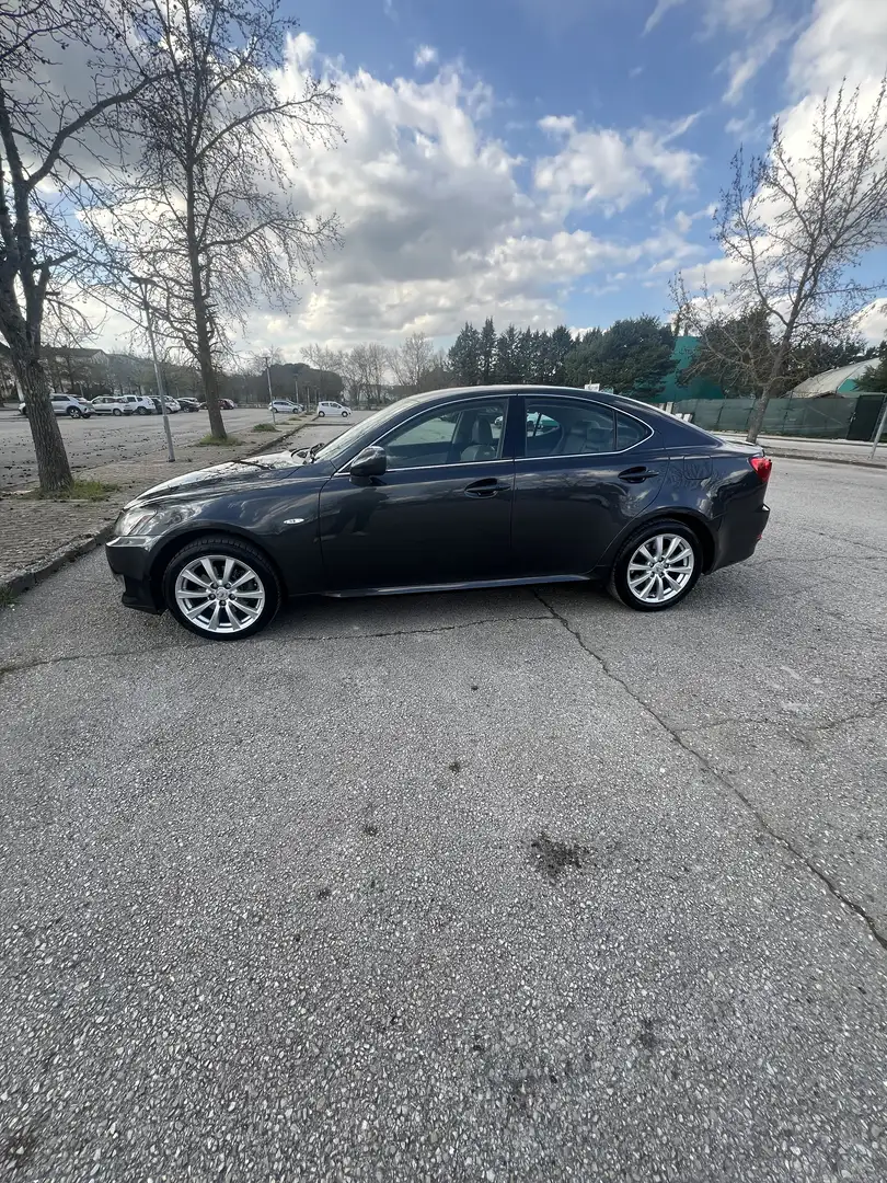Lexus IS 220d 2.2 Luxury - 1