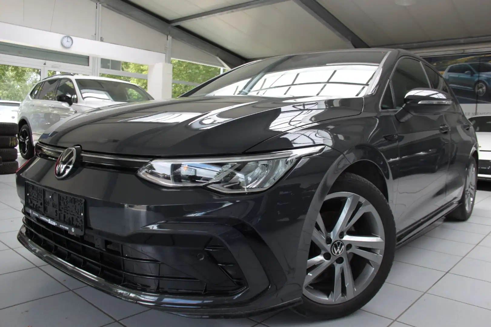 Volkswagen Golf VIII Lim./2xR-LINE/DSG/NAVIPRO/PDC/ALU17"/A Gris - 2