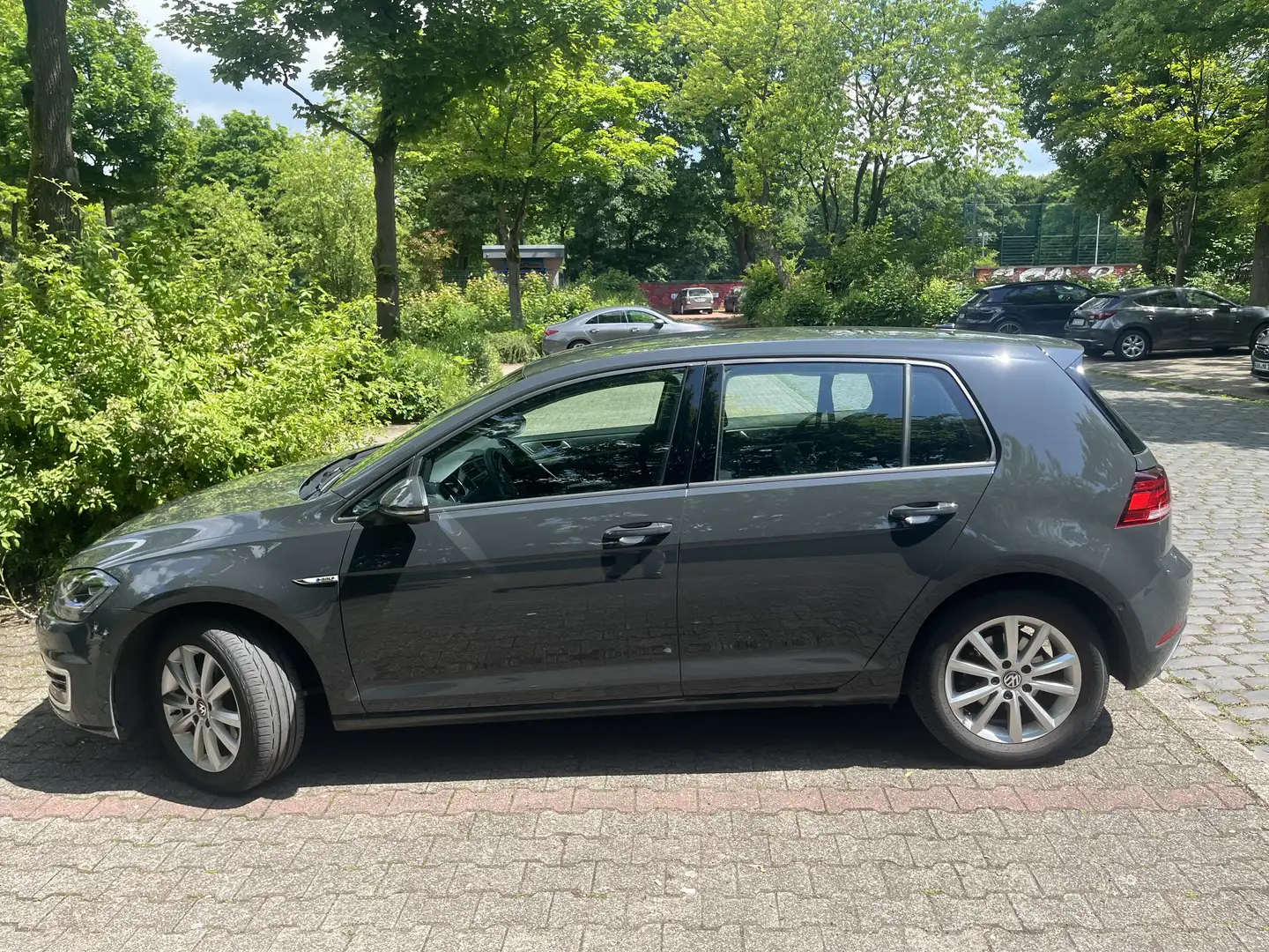 Volkswagen Golf e-Golf, WR, CCS, 1Hd.,PLA,PDC,NAVI,NR Grau - 2