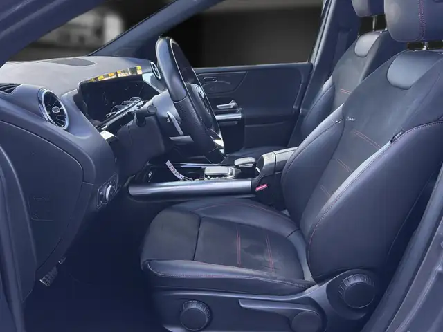 Mercedes-Benz B-Class view 13