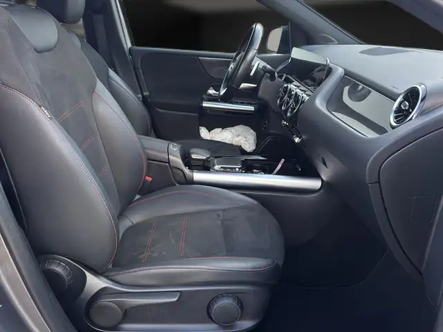 Mercedes-Benz B-Class view 14