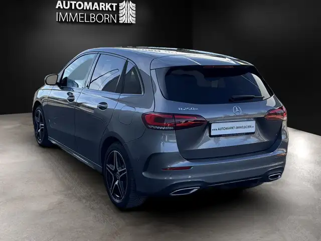 Mercedes-Benz B-Class view 6