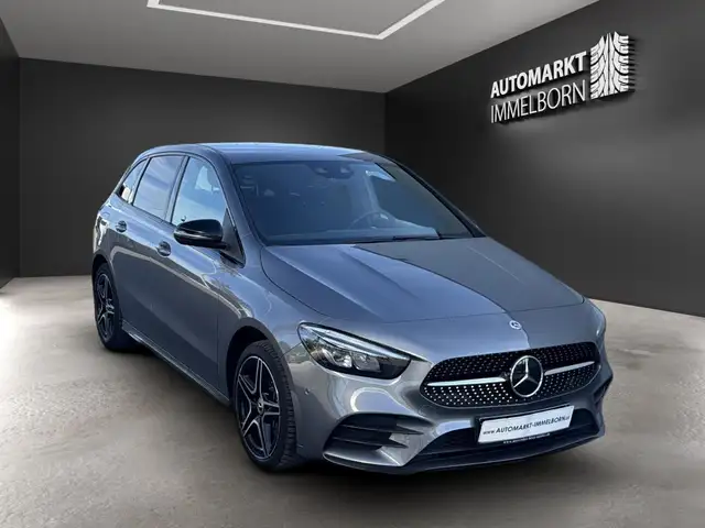 Mercedes-Benz B-Class view 3
