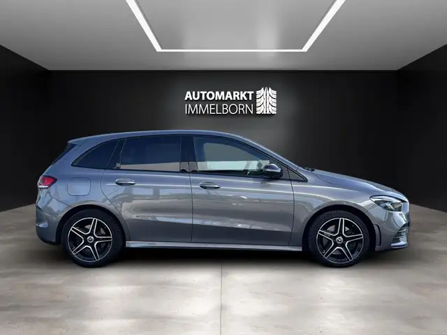 Mercedes-Benz B-Class view 11