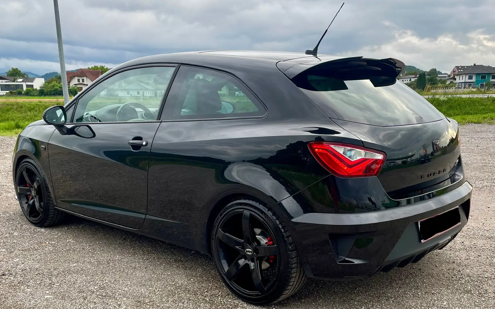 SEAT Ibiza Ibiza SportCoupé Cupra 1,8 TSI Cupra Schwarz - 1