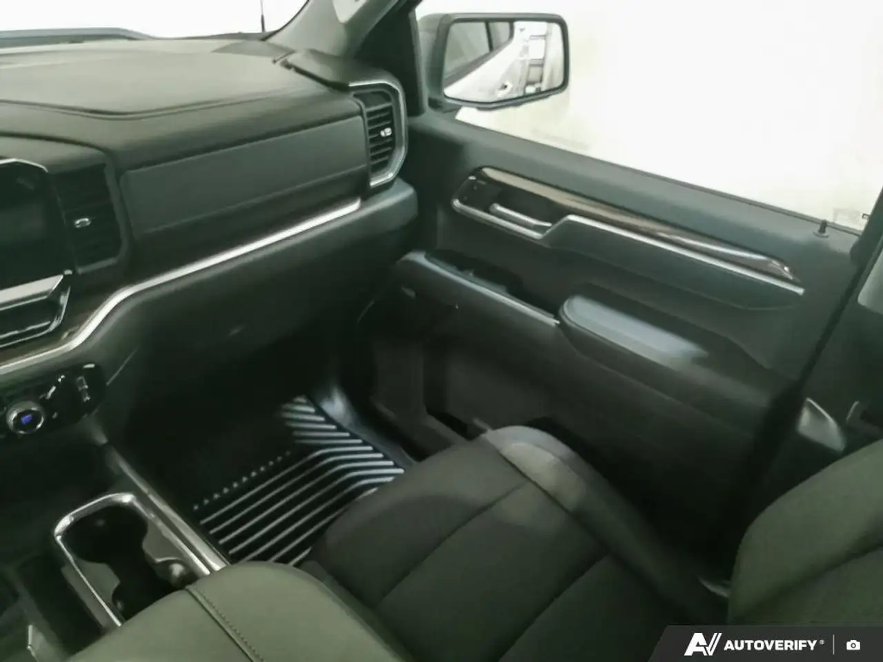 Chevrolet Silverado 1500 снимка Chevrolet Silverado 1500