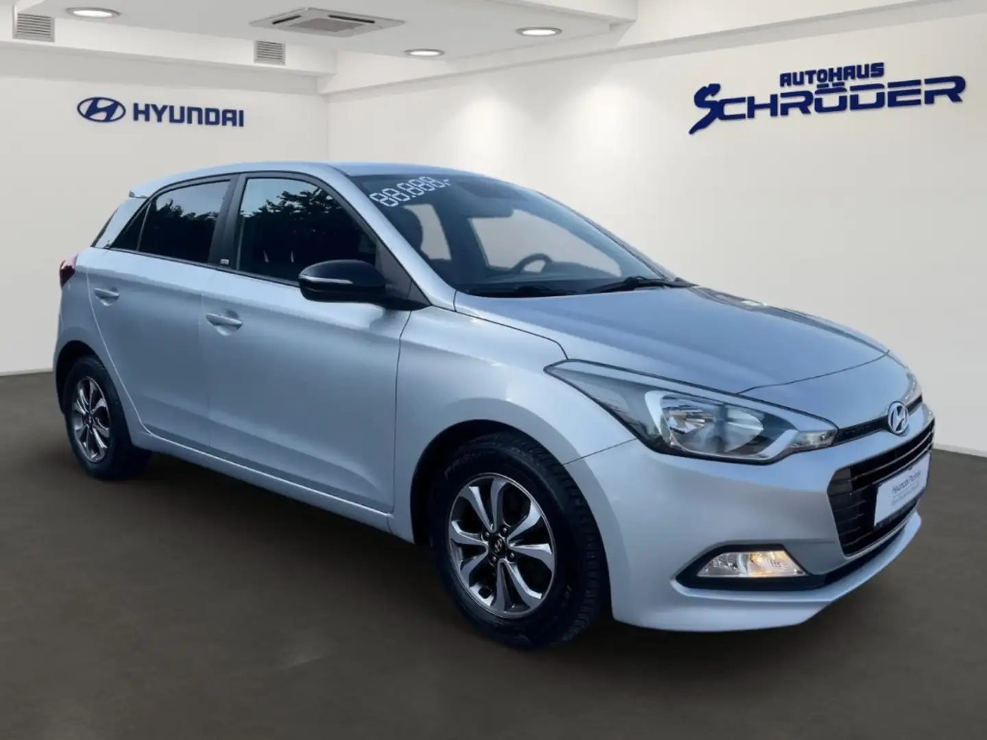 Hyundai i20 1.0T Sonderedition Passion Ganzjahresreifen Zilver - 2