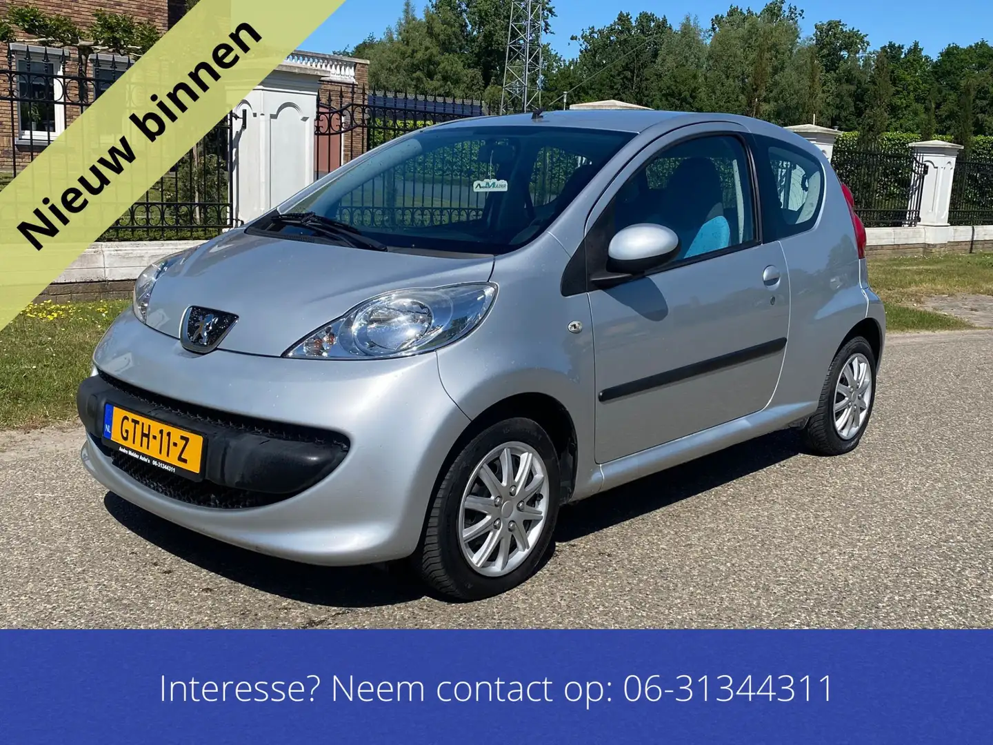 Peugeot 107 1.0-12V XR zeer nette auto weinig km Nieuwe Apk Grijs - 1