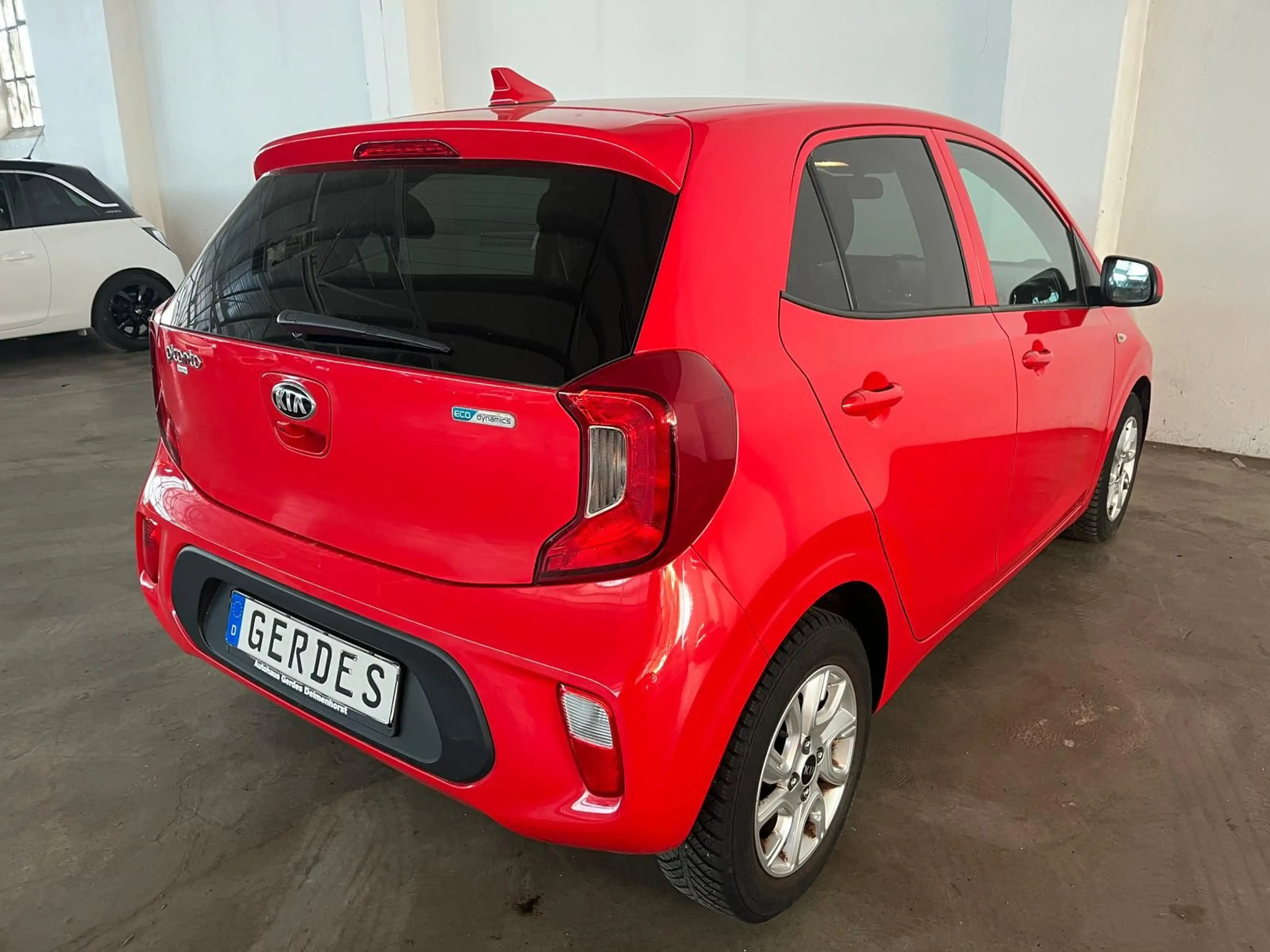 Kia Picanto 1.0 Dream Team — photo 9
