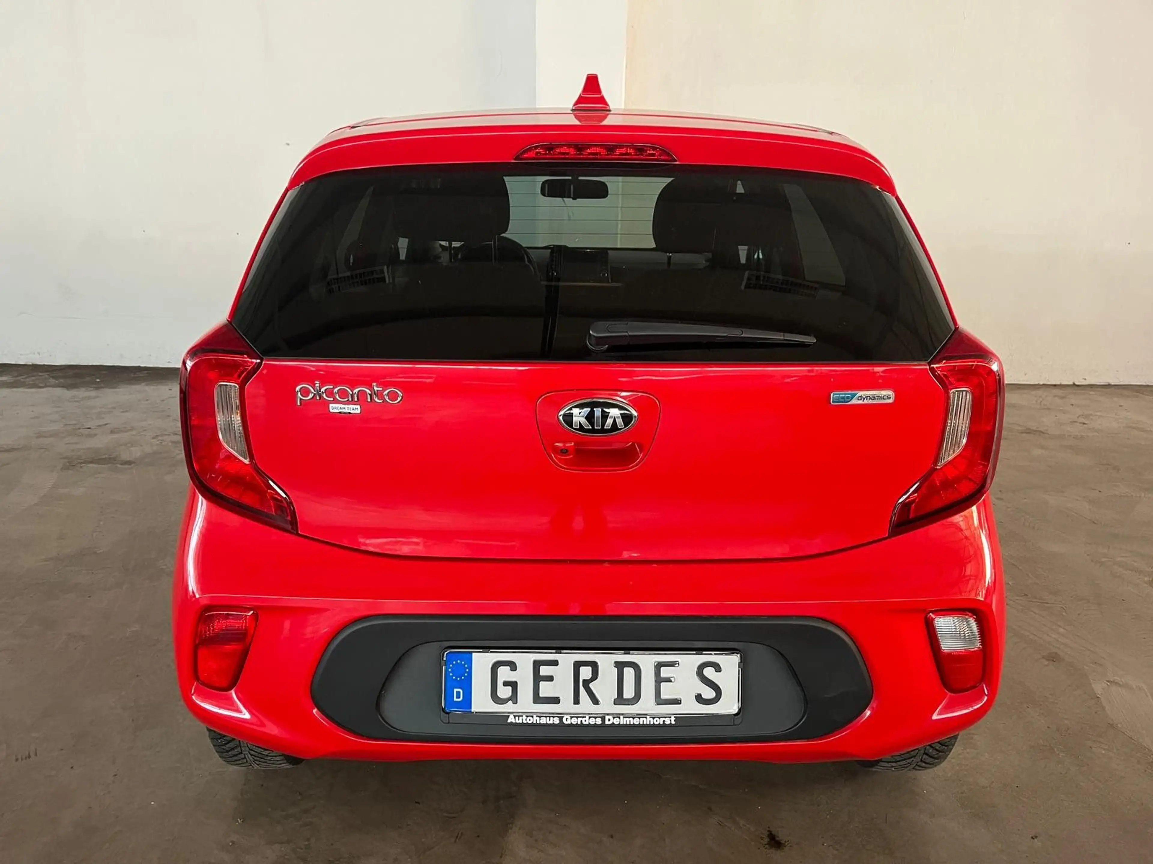 Kia Picanto 1.0 Dream Team — photo 10