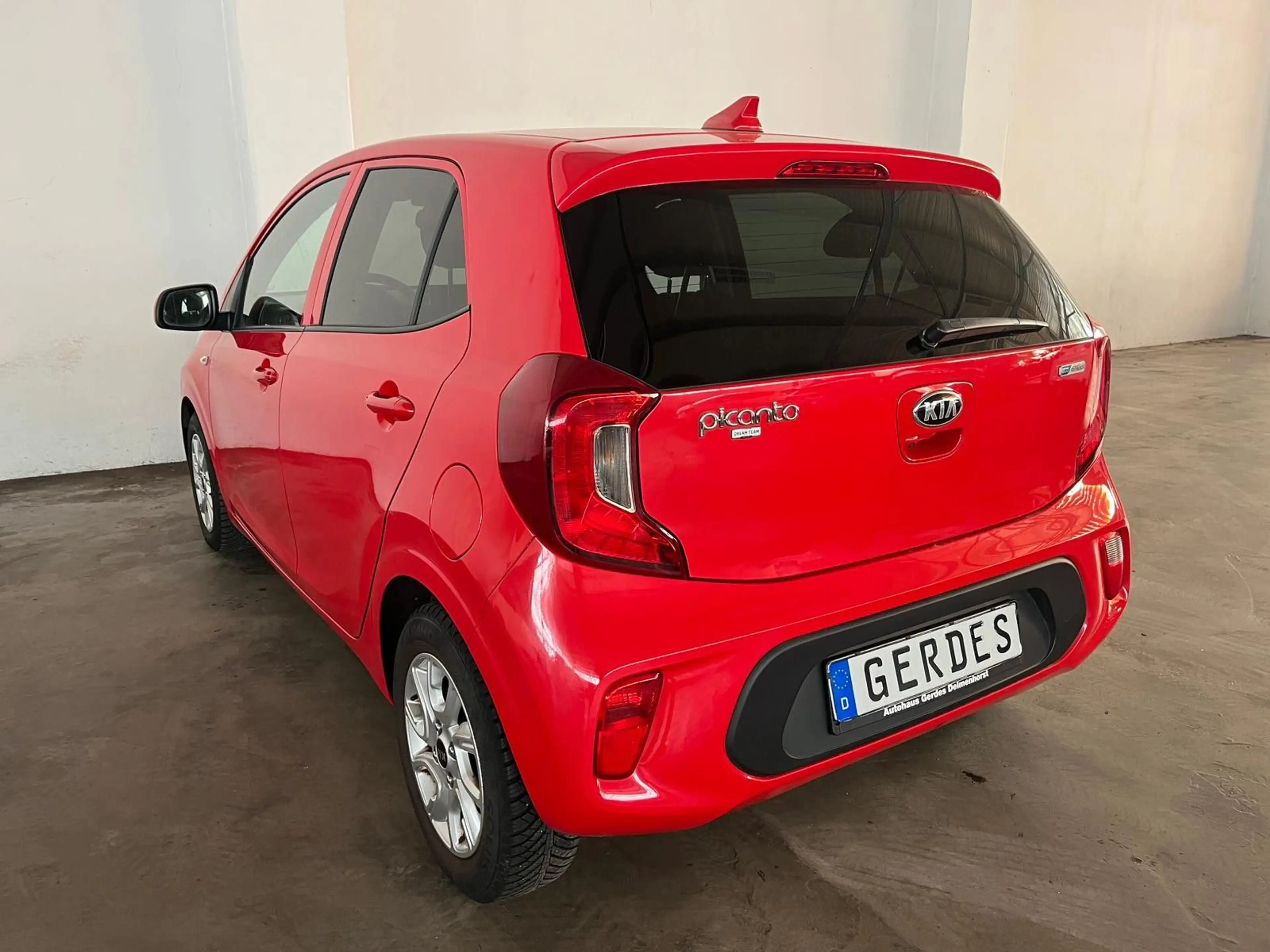 Kia Picanto 1.0 Dream Team — photo 11