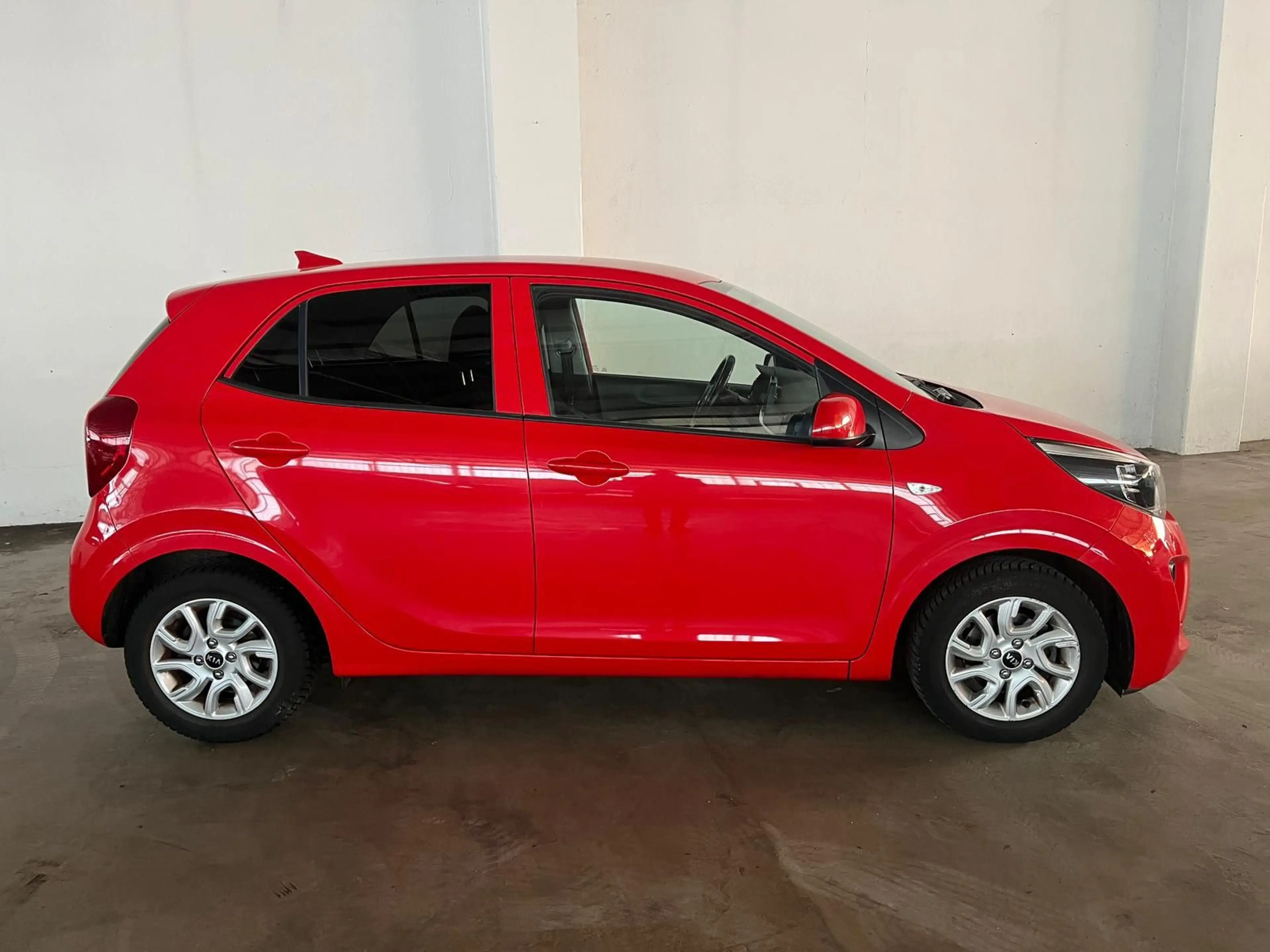 Kia Picanto 1.0 Dream Team — photo 4