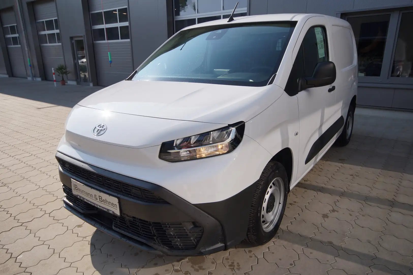 Toyota Proace City L1 1,5-l D-4D COMFORT Weiß - 1