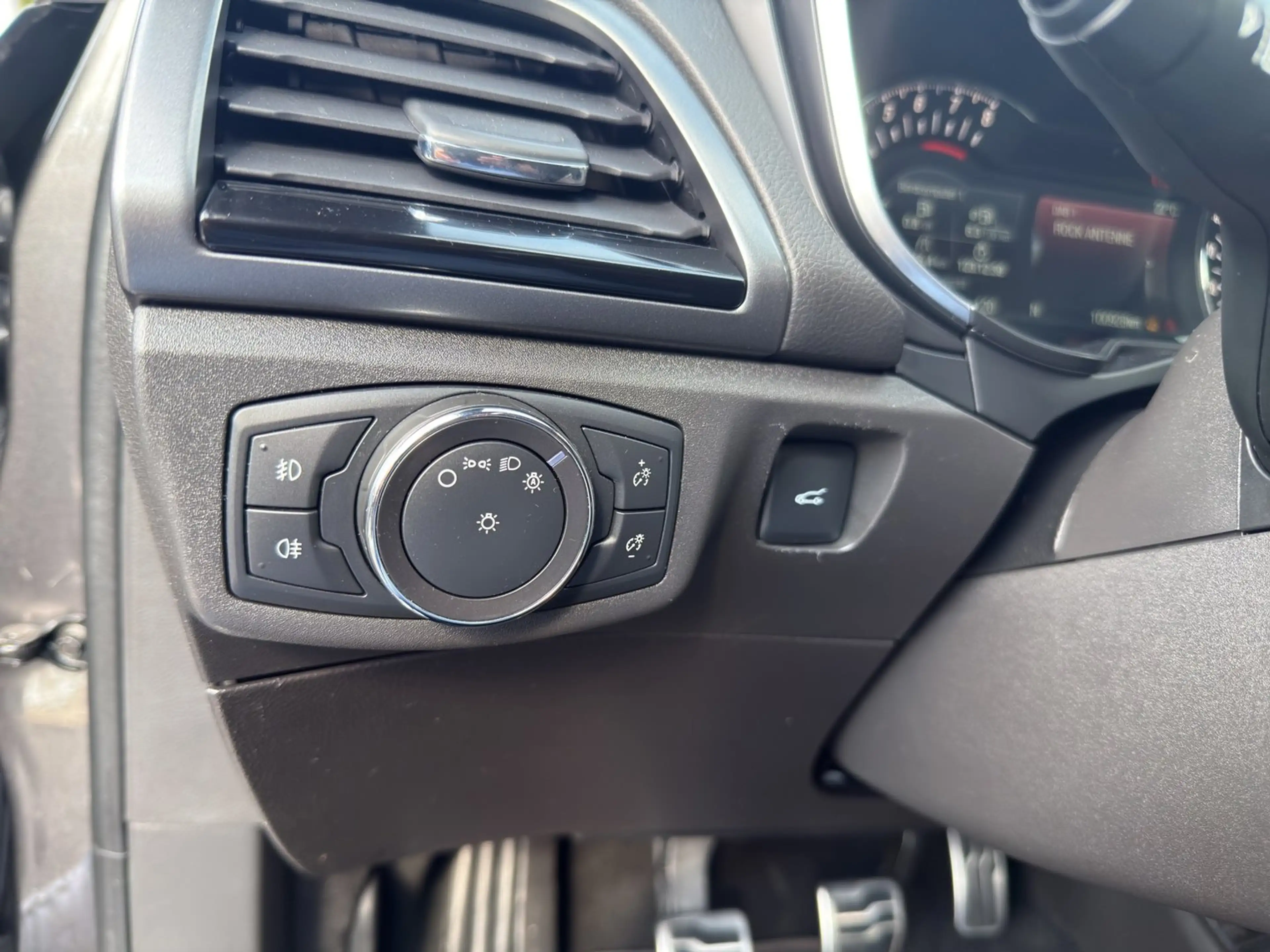 Ford Mondeo Lim. ST-Line — photo 15