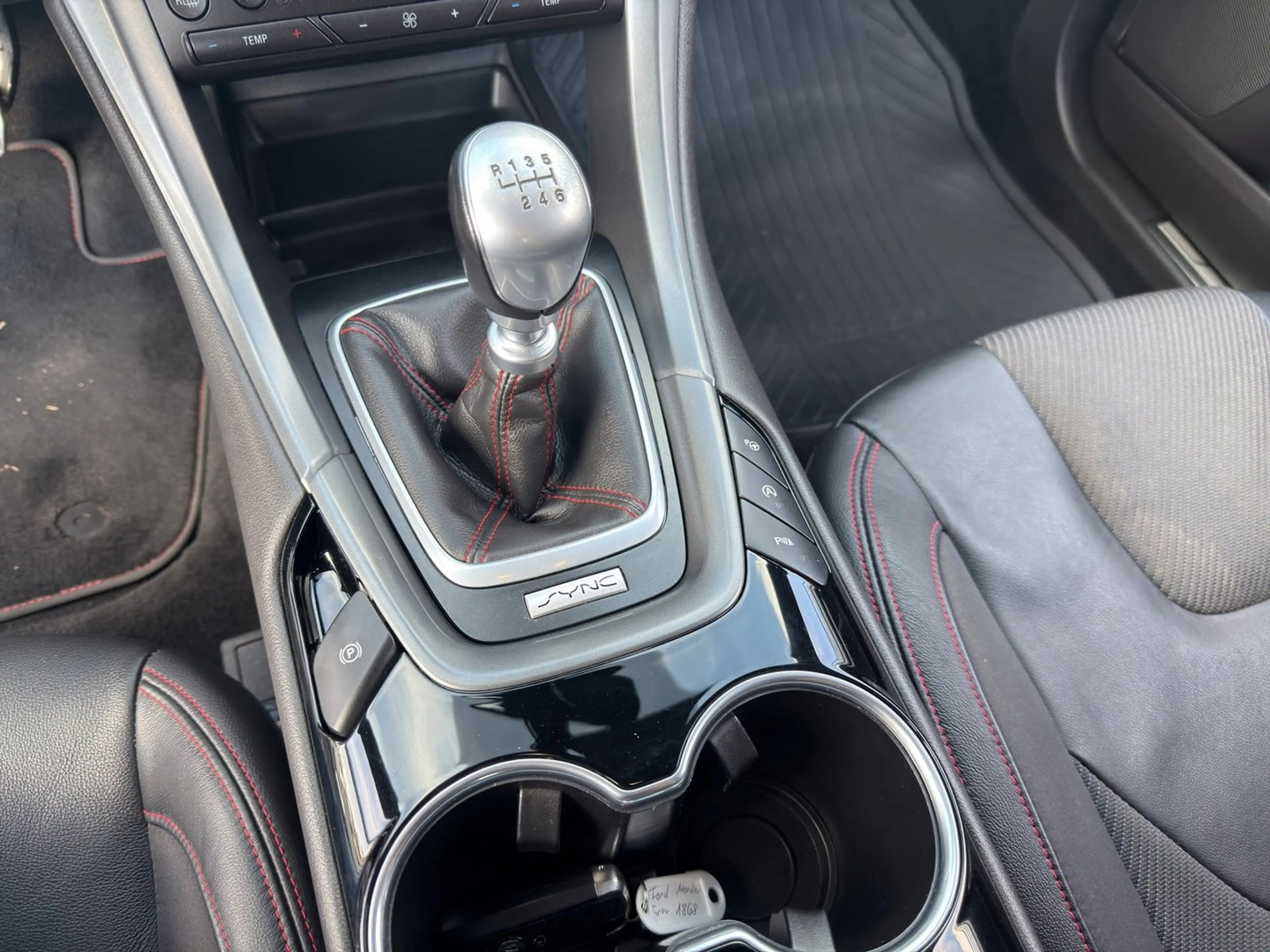 Ford Mondeo Lim. ST-Line — photo 14