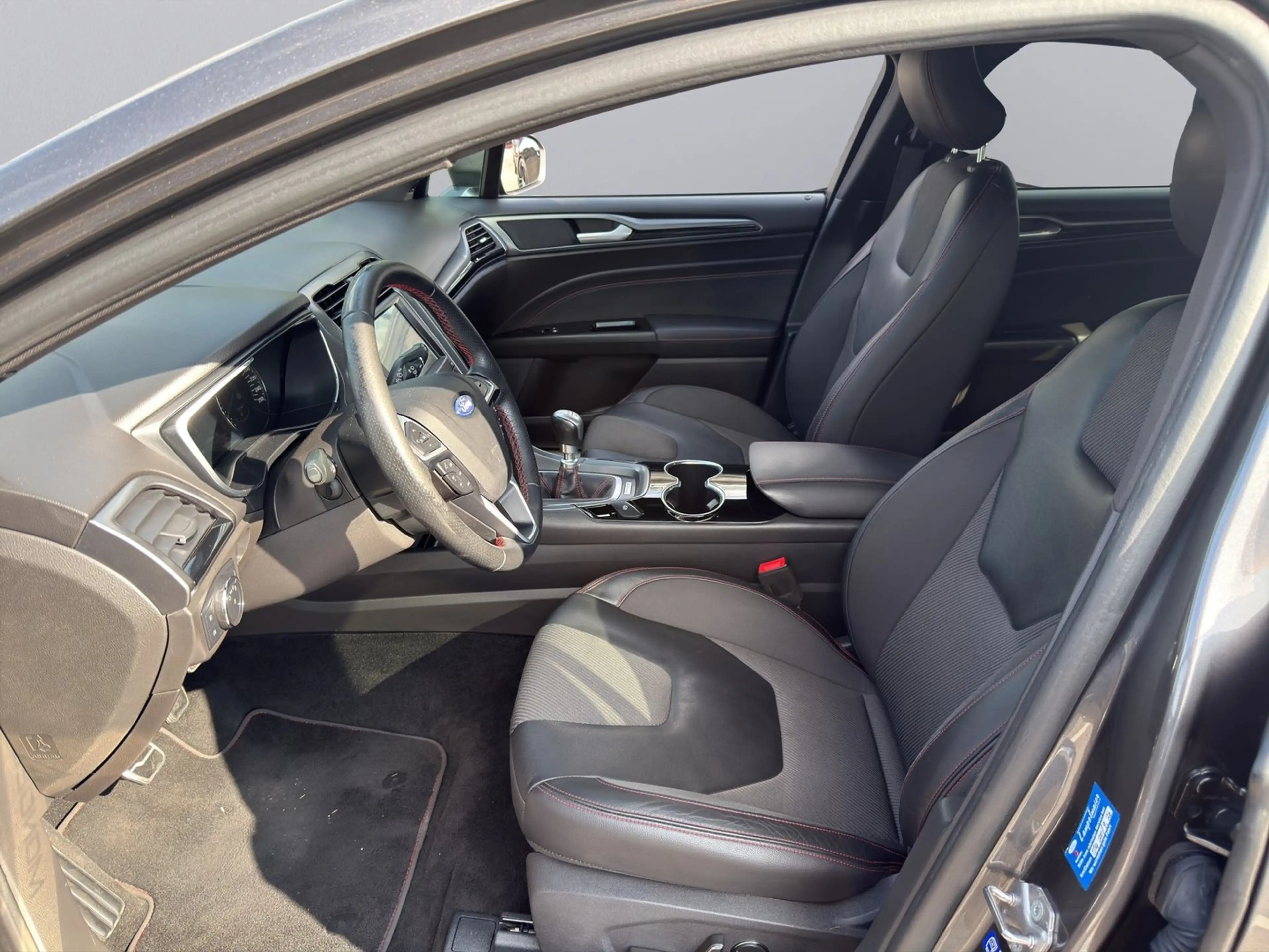 Ford Mondeo Lim. ST-Line — photo 7