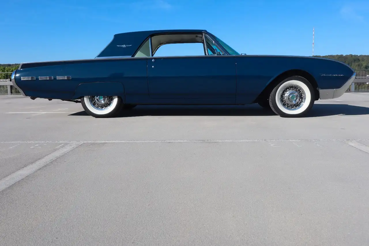 Ford Thunderbird, foto 1