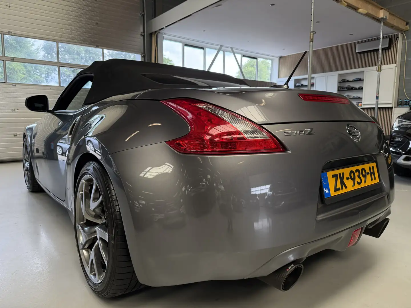 Nissan 370Z Roadster 3.7 V6 Pack Camera, Navi, Stoelverwarming Gris - 2