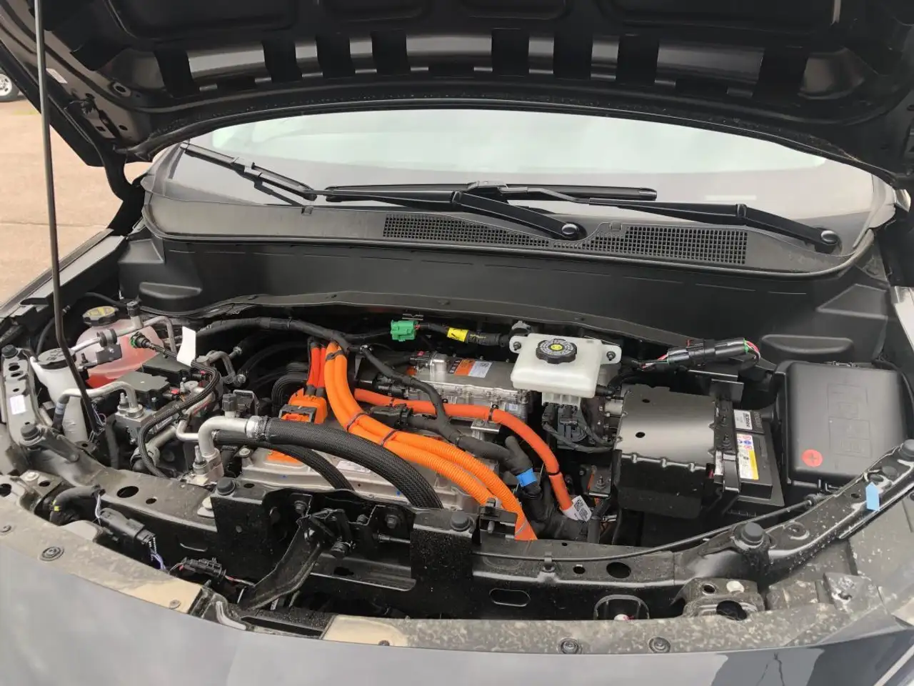 Chevrolet Bolt photo Chevrolet Bolt