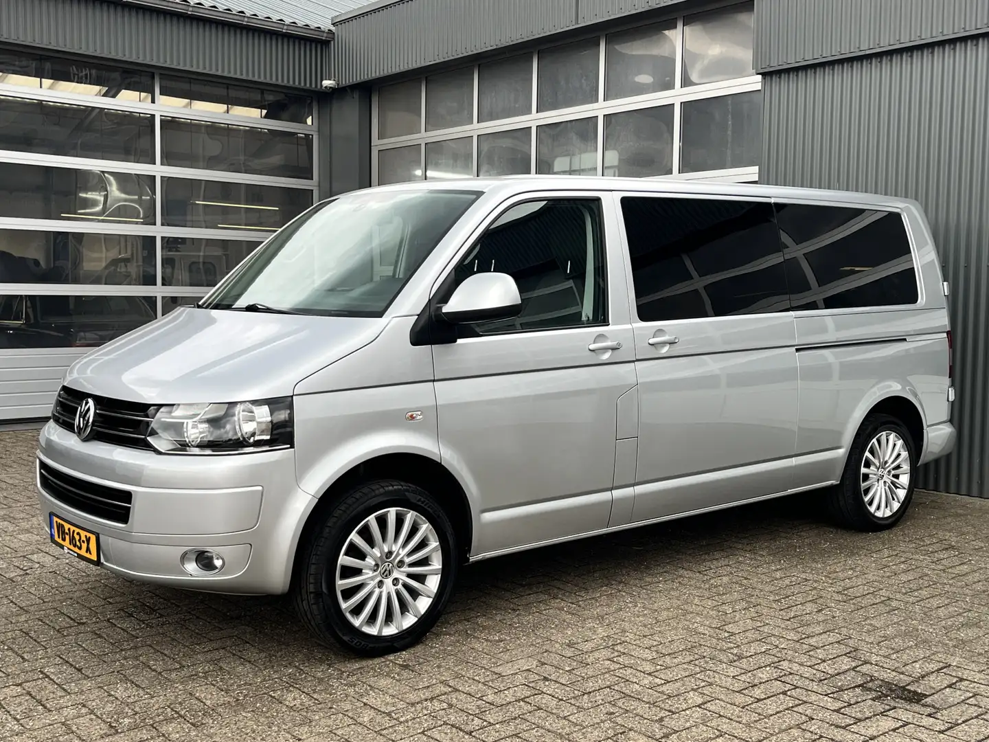 Volkswagen T5 Transporter 2.0 TDI L2H1 4Motion DC Automaat 2xSchuifdeur Airc Silber - 2