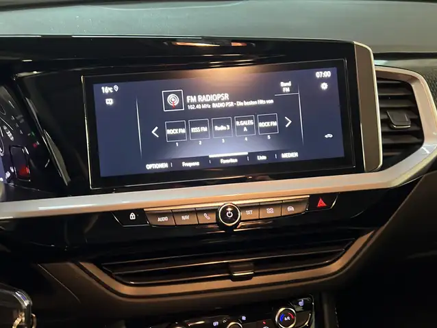 Opel Grandland X view 9