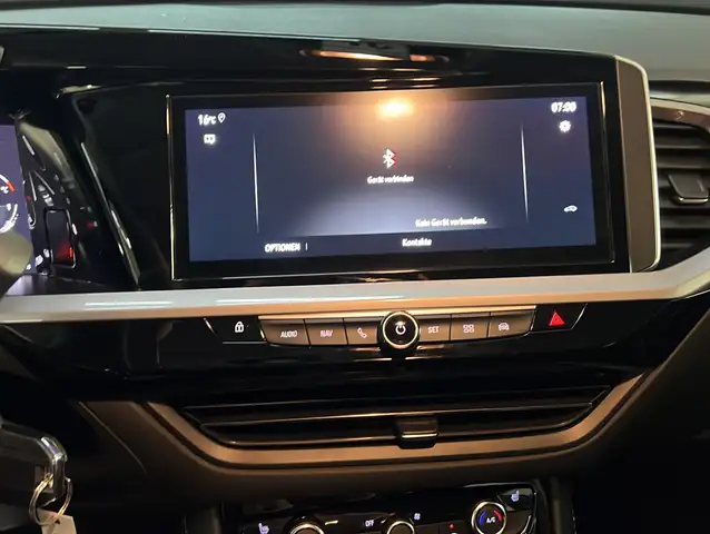 Opel Grandland X view 11