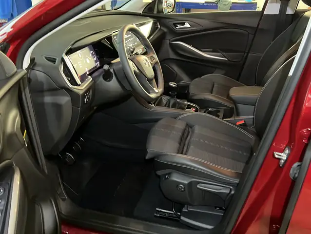 Opel Grandland X view 6