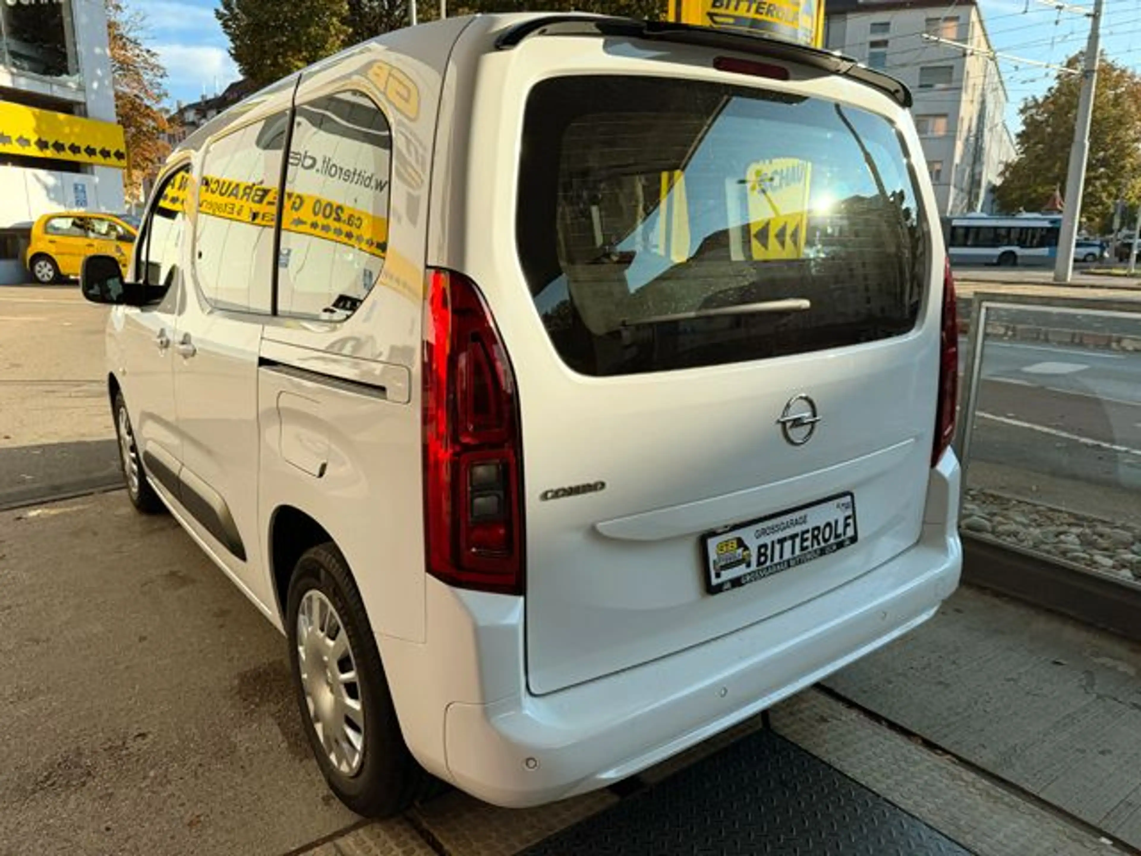 Opel Combo Life 1.5D Edition SHZ/RFK/PDC/Tempo — photo 3