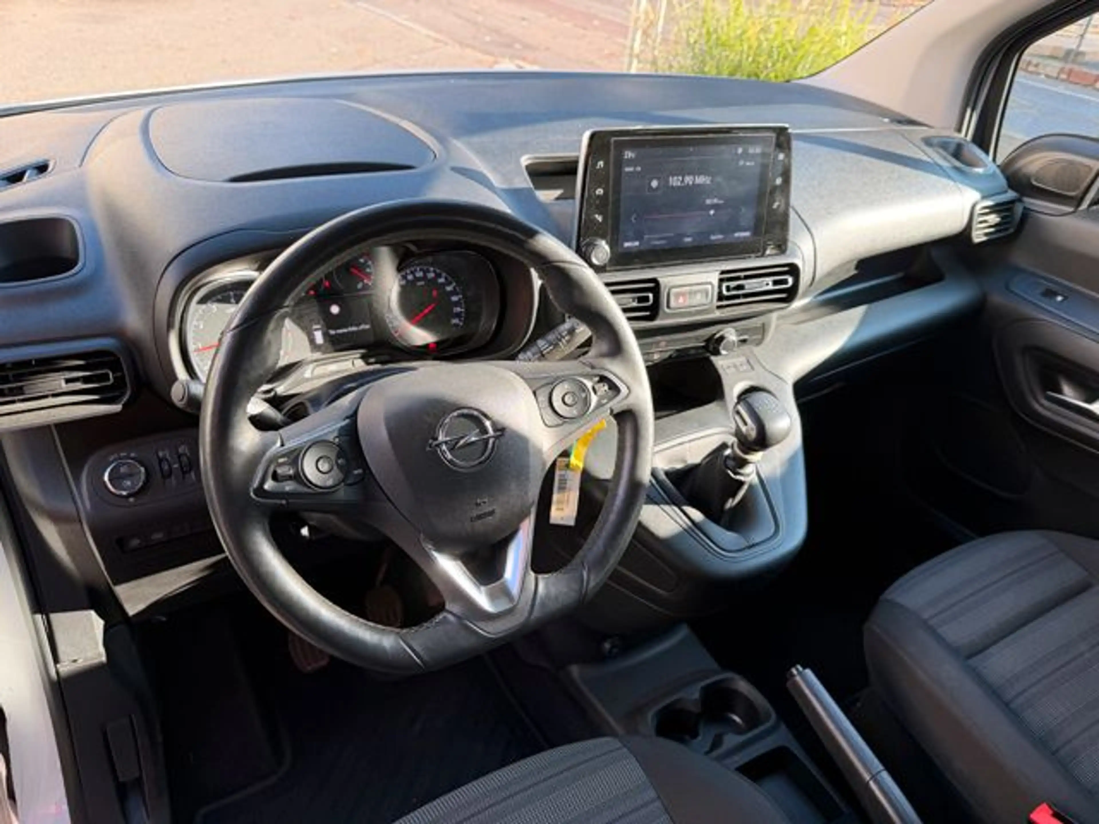 Opel Combo Life 1.5D Edition SHZ/RFK/PDC/Tempo — photo 5