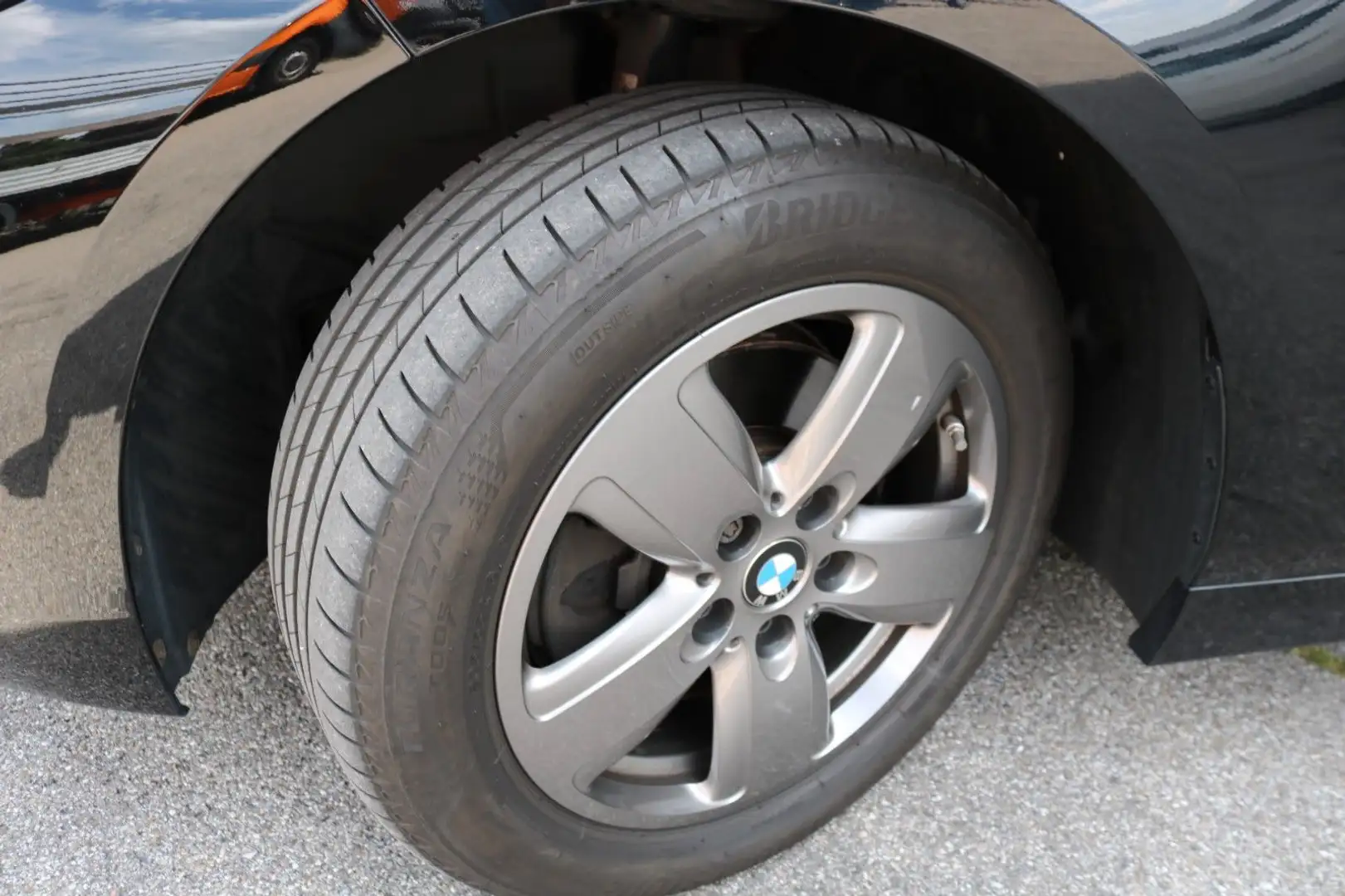 BMW 118 d Advantage*Automatik*LED*Comfort Paket* Noir - 2