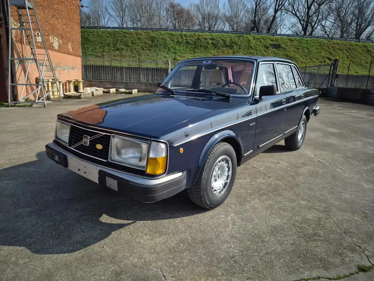 Volvo 240 2.0 GLE, foto 3