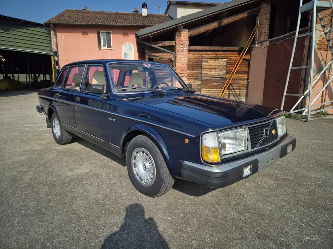 Volvo 240 2.0 GLE, foto 1
