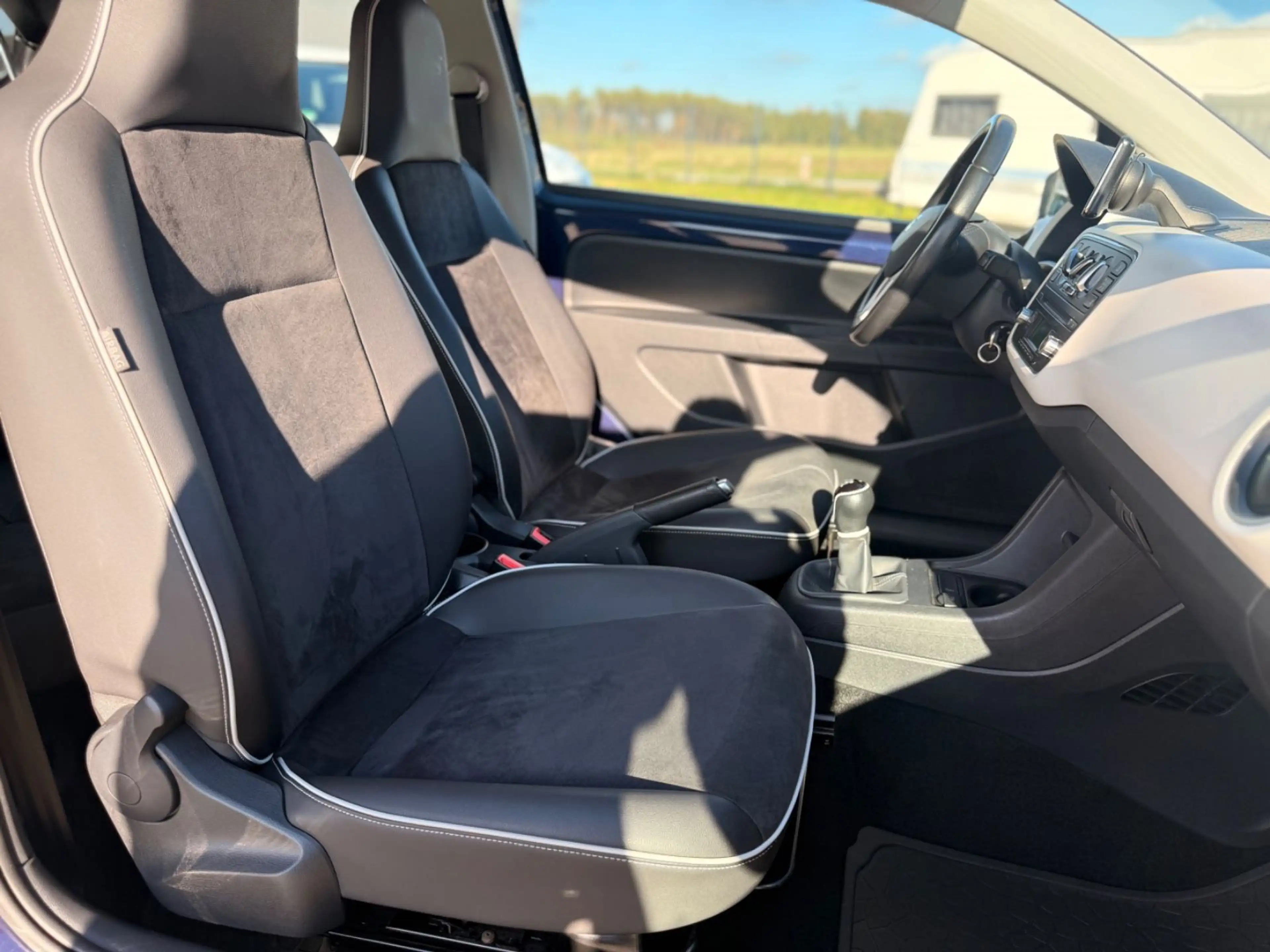 SEAT Mii Chic 1,0/2.Hd/Navi/Alcantara/Klima/PDC/ — photo 9