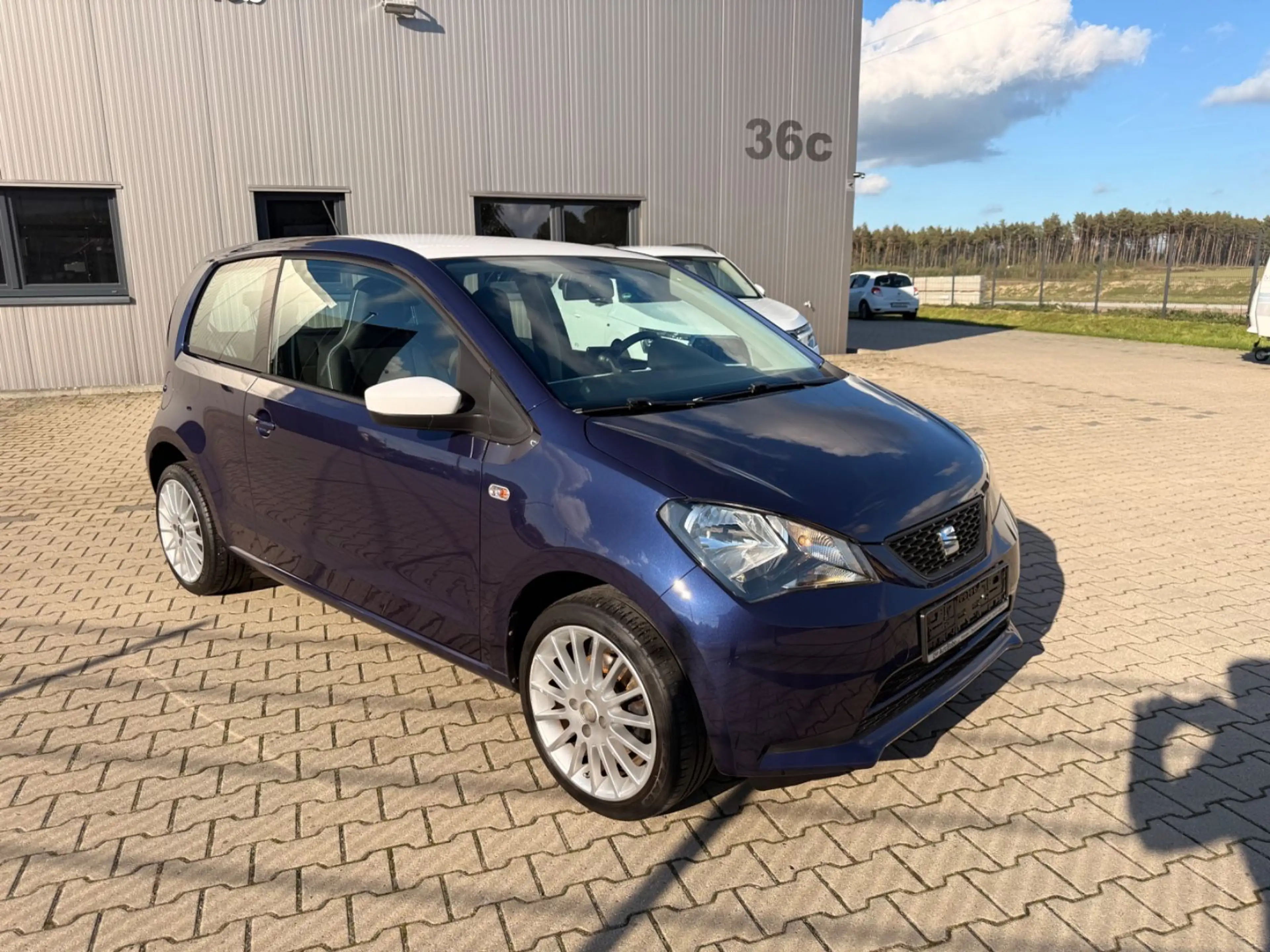 SEAT Mii Chic 1,0/2.Hd/Navi/Alcantara/Klima/PDC/ — photo 3