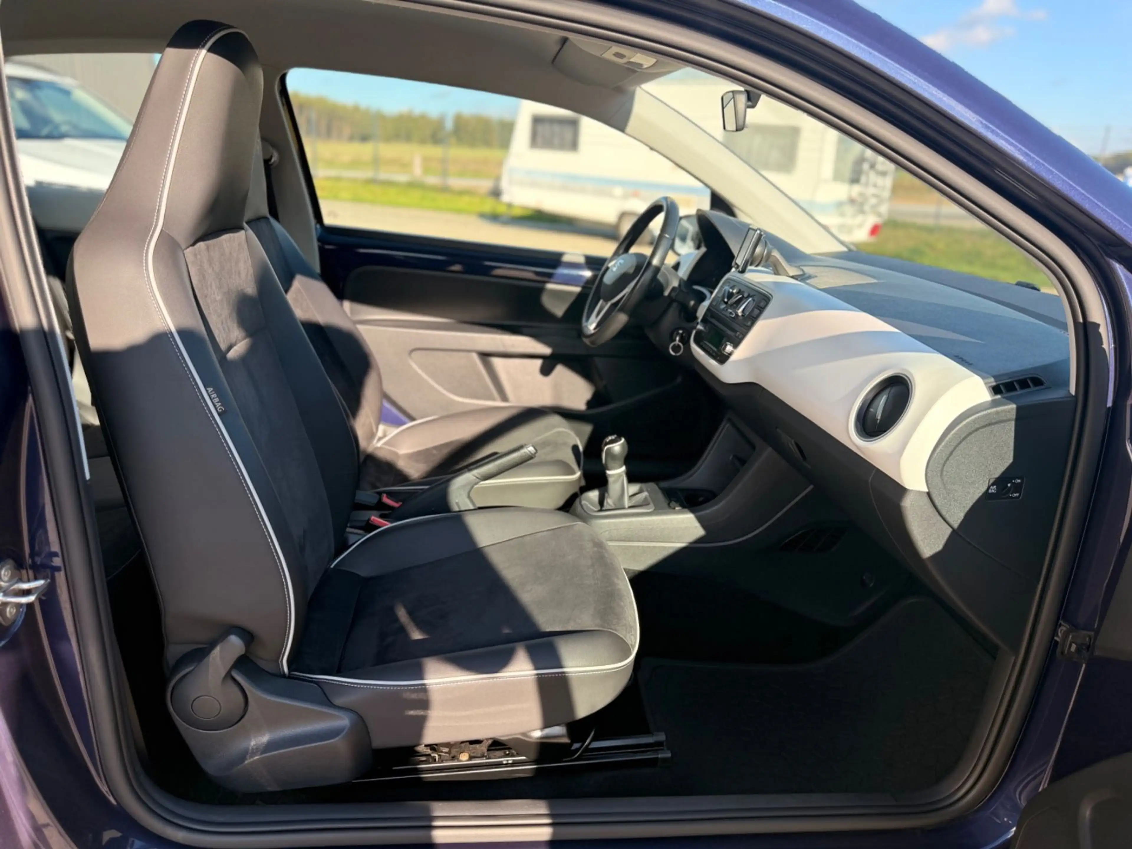 SEAT Mii Chic 1,0/2.Hd/Navi/Alcantara/Klima/PDC/ — photo 8