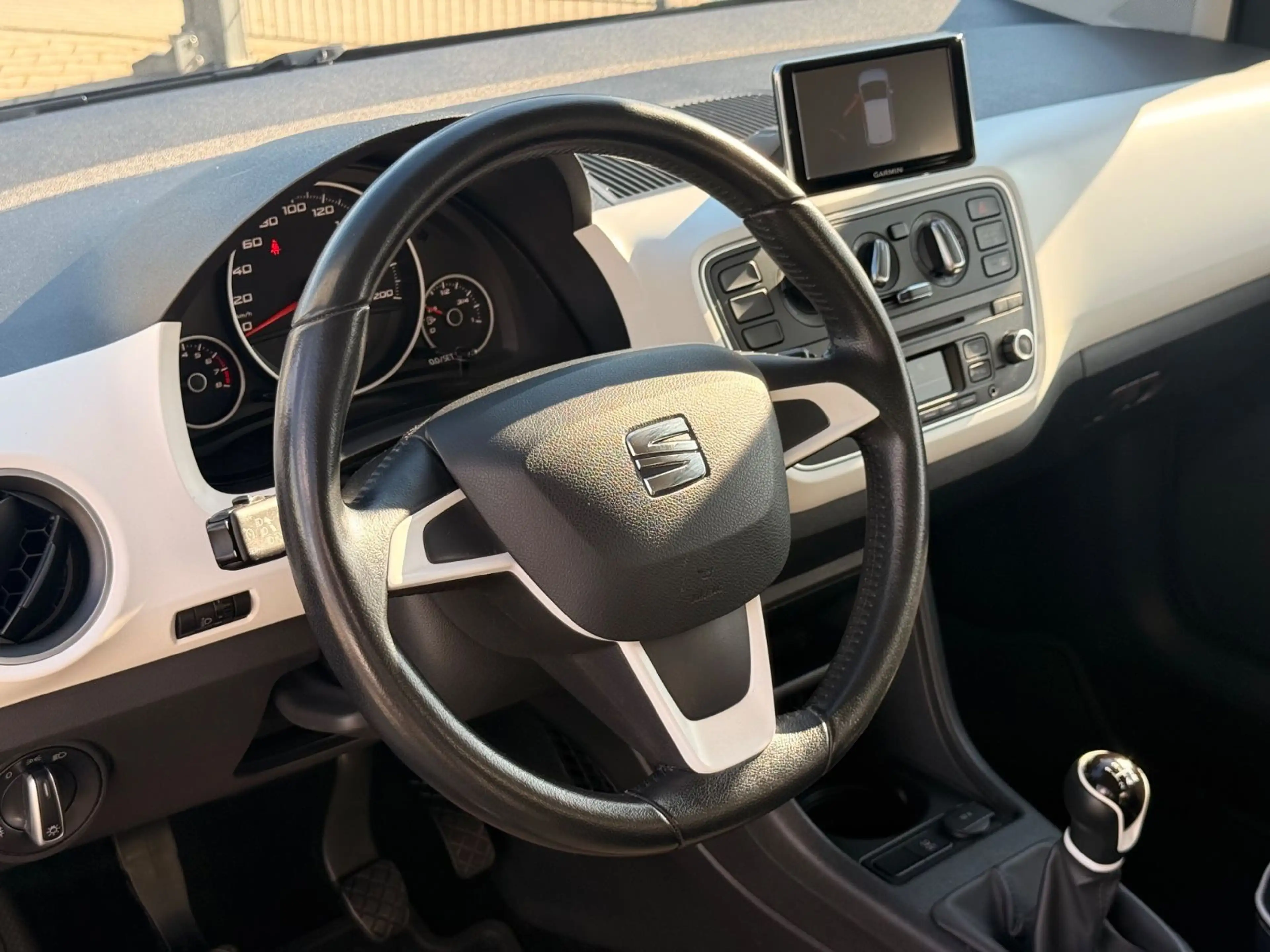 SEAT Mii Chic 1,0/2.Hd/Navi/Alcantara/Klima/PDC/ — photo 14