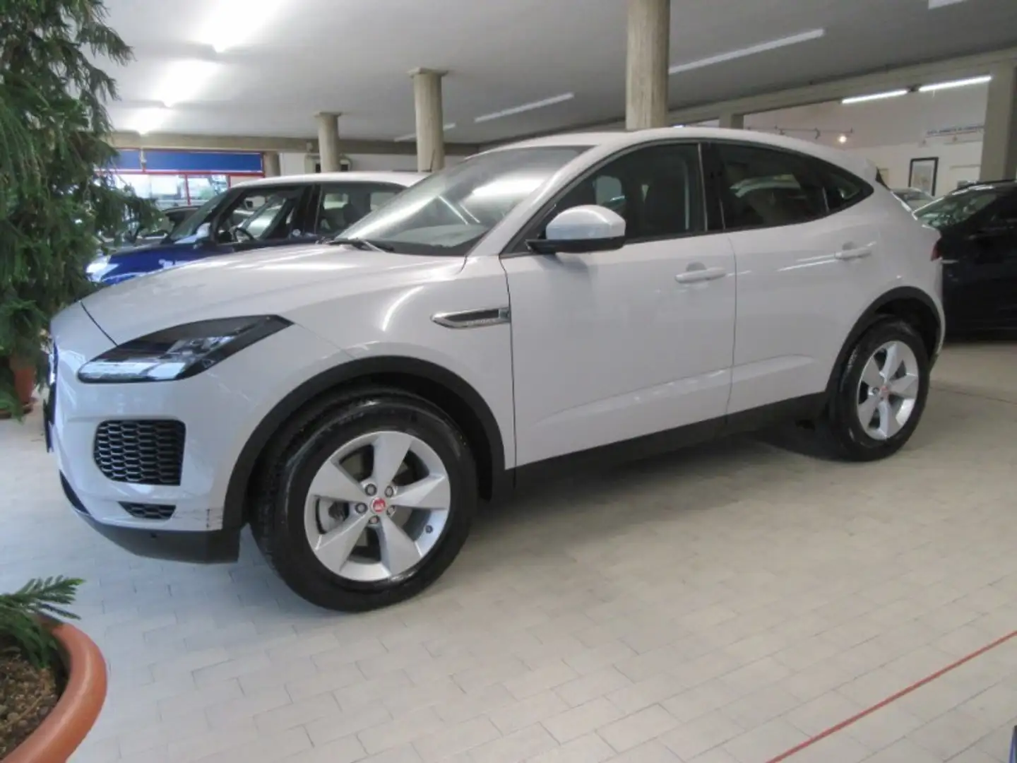 Jaguar E-Pace 2.0D 150 CV AWD aut. Beige - 1