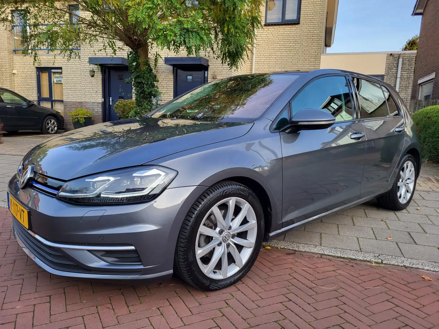Volkswagen Golf 1.5 TSI Highline adapive cruise controle navi Gris - 1