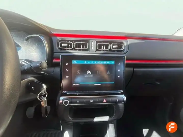 Citroën C3 1.2 PureTech Shine 2018, foto 14